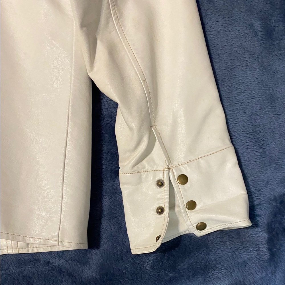White jacket - Picture 8 of 8